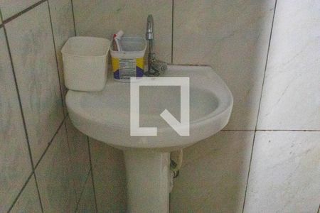 Banheiro  de casa para alugar com 1 quarto, 35m² em Jardim Miriam, São Paulo