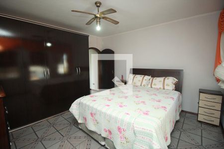 Suíte de casa à venda com 3 quartos, 250m² em Vila Palmares, Santo André