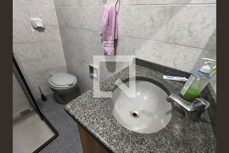 Banheiro Social de casa de condomínio à venda com 4 quartos, 64m² em Taquara, Rio de Janeiro