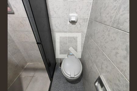 Banheiro Social de casa de condomínio à venda com 4 quartos, 64m² em Taquara, Rio de Janeiro