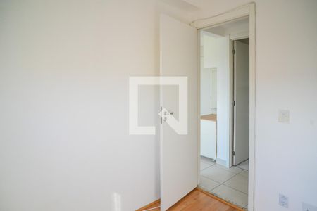 Quarto 1 de apartamento para alugar com 2 quartos, 32m² em Parque Fongaro, São Paulo