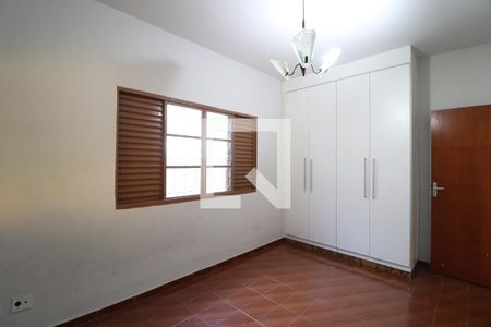 Quarto 1 de casa para alugar com 3 quartos, 180m² em Osvaldo Rezende, Uberlândia