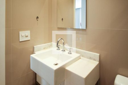 Banheiro de apartamento para alugar com 1 quarto, 57m² em Moema, São Paulo