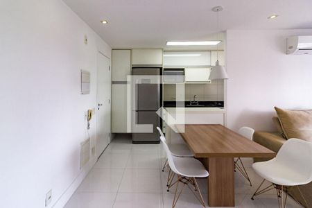 Sala de apartamento à venda com 1 quarto, 50m² em Campo Belo, São Paulo