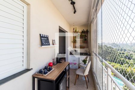 Varanda de apartamento à venda com 2 quartos, 72m² em Jardim Tupanci, Barueri