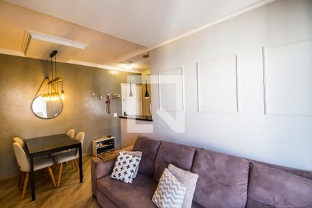 Sala  de apartamento à venda com 2 quartos, 72m² em Jardim Tupanci, Barueri