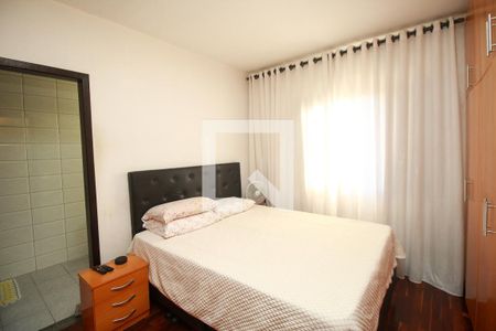 Suíte de casa à venda com 3 quartos, 172m² em Vila Aquilino, Santo André