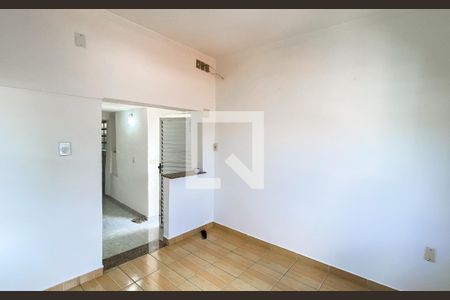 Sala  de casa para alugar com 2 quartos, 60m² em Vila Araguaia, São Paulo