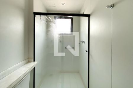 Banheiro da Suíte de apartamento para alugar com 1 quarto, 49m² em Funcionários, Belo Horizonte