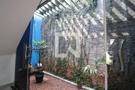 Jardim de Inverno de casa para alugar com 2 quartos, 176m² em Presidente Roosevelt, Uberlândia