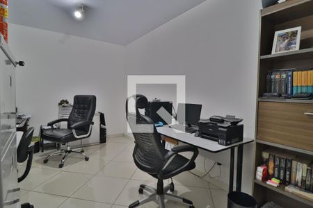 Quarto 1 - Escritório de casa para alugar com 4 quartos, 210m² em Presidente Roosevelt, Uberlândia