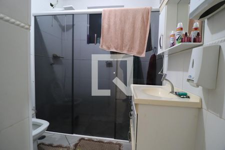 Banheiro Social 1 de casa para alugar com 4 quartos, 210m² em Presidente Roosevelt, Uberlândia