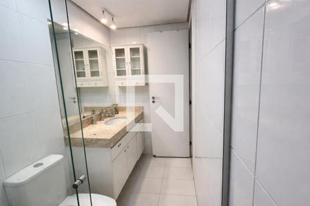 Banheiro de apartamento para alugar com 2 quartos, 89m² em Vila Romana, São Paulo