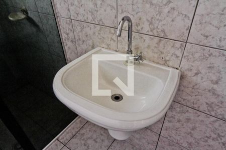 Casa para alugar com 1 quarto, 69m² em Vila Serralheiro, São Paulo