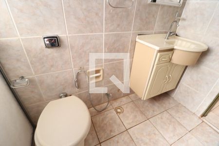 Banheiro Social de casa para alugar com 4 quartos, 100m² em Cidade Jardim, Uberlândia