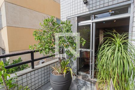 Varanda na Sala de apartamento à venda com 4 quartos, 140m² em Santo Antônio, Belo Horizonte