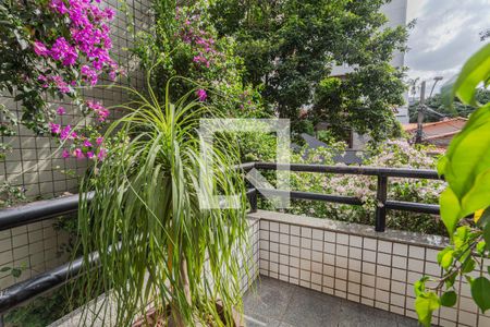 Varanda na Sala de apartamento à venda com 4 quartos, 140m² em Santo Antônio, Belo Horizonte