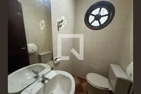 Lavabo de casa para alugar com 4 quartos, 240m² em Vila Universal, Barueri