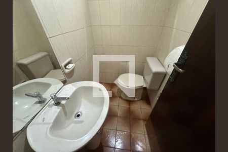Lavabo de casa para alugar com 4 quartos, 240m² em Vila Universal, Barueri