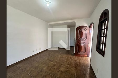 Sala de casa para alugar com 4 quartos, 240m² em Vila Universal, Barueri