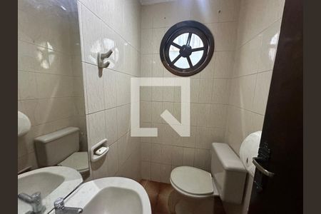 Lavabo de casa para alugar com 4 quartos, 240m² em Vila Universal, Barueri