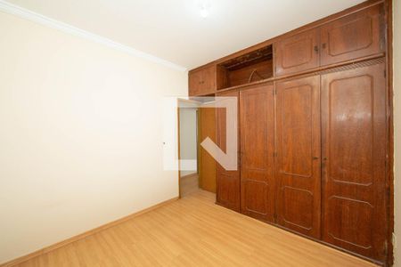 QUARTO1 de casa para alugar com 3 quartos, 360m² em Camargos, Belo Horizonte