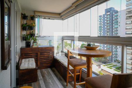 Varanda de apartamento para alugar com 2 quartos, 68m² em Vila Gumercindo, São Paulo