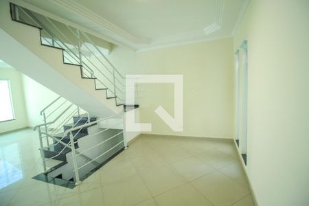 Casa à venda com 3 quartos, 162m² em Vila Invernada, São Paulo