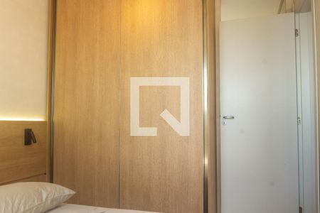 Quarto 1 de apartamento à venda com 2 quartos, 45m² em Santo Cristo, Rio de Janeiro