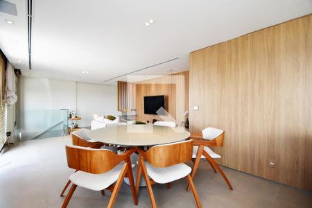 Sala de jantar de apartamento à venda com 3 quartos, 198m² em Pinheiros, São Paulo