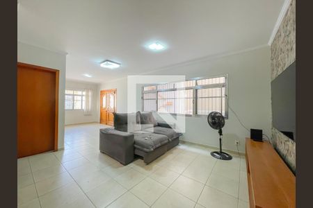 Sala de casa para alugar com 5 quartos, 135m² em Remédios, Osasco