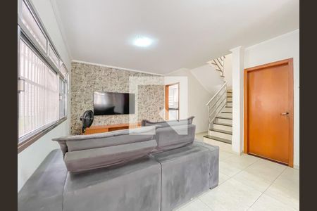 Casa à venda com 5 quartos, 135m² em Remédios, Osasco