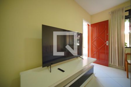 Sala de casa de condomínio para alugar com 3 quartos, 122m² em Ingleses do Rio Vermelho, Florianópolis