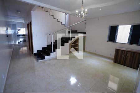 Casa para alugar com 4 quartos, 290m² em Jardim América, Goiânia