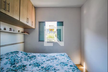 Quarto 1 de apartamento para alugar com 2 quartos, 45m² em Vila Vitória, Santo André