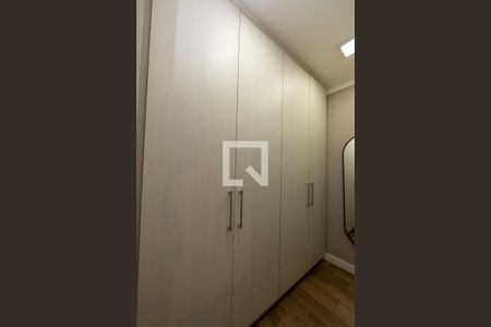 Closet de apartamento à venda com 3 quartos, 107m² em Empresarial 18 do Forte, Barueri