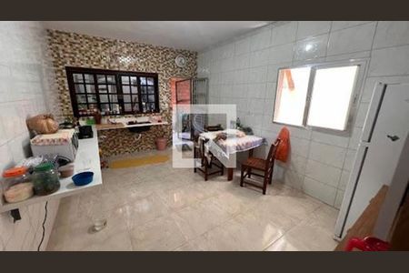 Casa à venda com 3 quartos, 100m² em Jardim Guanhembu, São Paulo