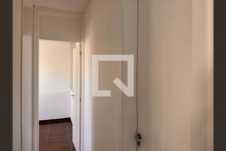Corredor de apartamento para alugar com 2 quartos, 55m² em Vargem Pequena, Rio de Janeiro