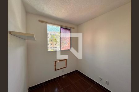 Quarto 2 de apartamento para alugar com 2 quartos, 55m² em Vargem Pequena, Rio de Janeiro