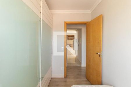 Quarto 1 de apartamento para alugar com 3 quartos, 78m² em Uberaba, Curitiba