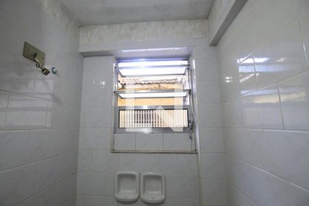 Banheiro de casa para alugar com 1 quarto, 25m² em Vila São José, São Paulo
