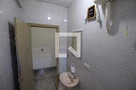 Banheiro de casa para alugar com 1 quarto, 25m² em Vila São José, São Paulo