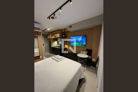 Sala/Quarto de kitnet/studio à venda com 1 quarto, 32m² em Santo Amaro, São Paulo