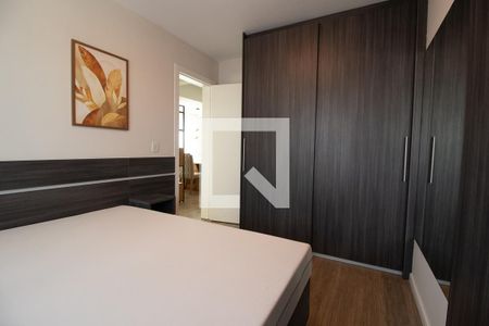 Quarto 1 de apartamento para alugar com 2 quartos, 50m² em Uberaba, Curitiba