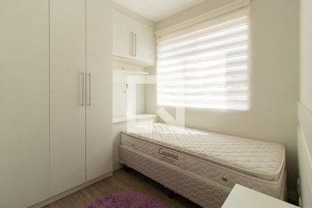 Quarto 2 de apartamento para alugar com 2 quartos, 50m² em Uberaba, Curitiba