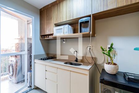 Cozinha de apartamento para alugar com 1 quarto, 40m² em Boaçava, São Paulo