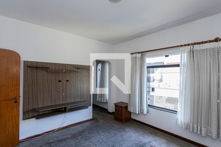 Suite de casa para alugar com 4 quartos, 249m² em Jardim Marisa, São Paulo