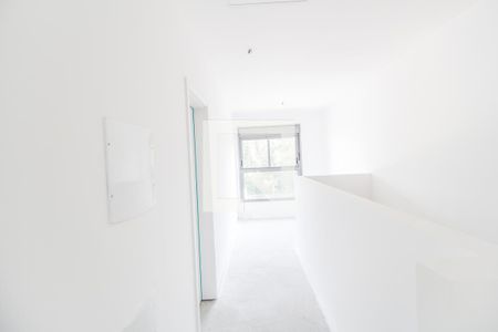 Sala  de casa de condomínio à venda com 2 quartos, 230m² em Centro Empresarial Tamboré, Santana de Parnaíba