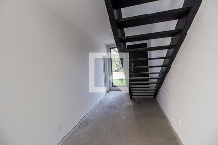 Sala de casa de condomínio à venda com 2 quartos, 230m² em Centro Empresarial Tamboré, Santana de Parnaíba