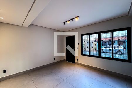 Sala de casa à venda com 3 quartos, 120m² em Vila Bertioga, São Paulo